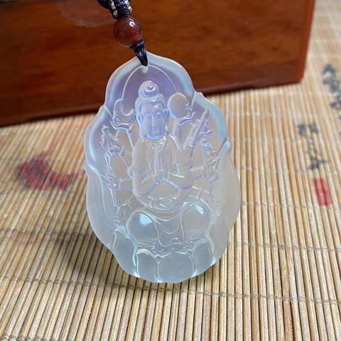 Liontin Es Giok Cui Giok Seribu Tangan Dewi Welas Asih Alami Ukuran 52 * 35mm Sudah termasuk ongkos kirim dan pajak.