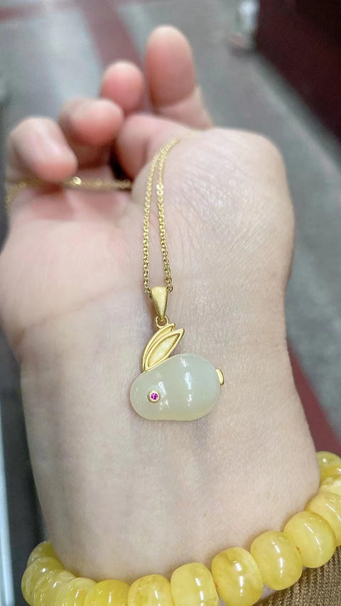 Kalung Kelinci Giok Hetian Jade baru yang terbuat dari perak 925, pengerjaan yang sangat indah, gaya yang unik, sudah termasuk pajak pengiriman.