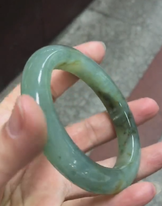 Gelang Gunung Giok Cui Alami, Lukisan Pemandangan Alam, Lukisan Giok Alami dalam Lukisan, Kaliber Cocok untuk, 56,3 Cincin Dapat Dipakai, Ketebalan strip 10.2mm Giok terjadi secara alami Pola acak Termasuk Pajak Pengiriman