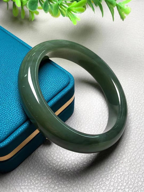Bahan lubang tua giok Hetian, bermartabat dan elegan, giok bersih dan halus ukuran 60,8 * 15mm, termasuk ongkos kirim dan pajak.