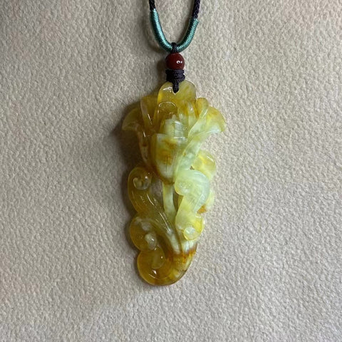 Liontin Bunga Giok Cui halus dengan Bunga Mawar, diukir dengan indah, ukuran 55 * 28mm, sudah termasuk ongkos kirim dan pajak.