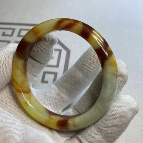 Gelang Giok Bunga Giok Cui Fine Jade Ukuran 55-57mm Lebar 12.8mm Giok terjadi secara alami Pola acak Termasuk ongkos kirim dan pajak.