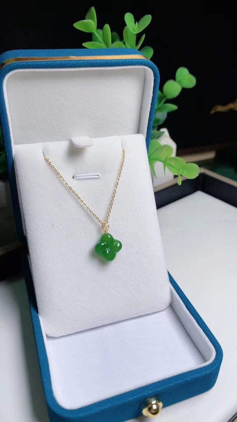 Liontin Jasper Alami Warna Zamrud Hijau Pengaturan Emas 18k Ukuran 1.3 Sudah termasuk pajak pengiriman.