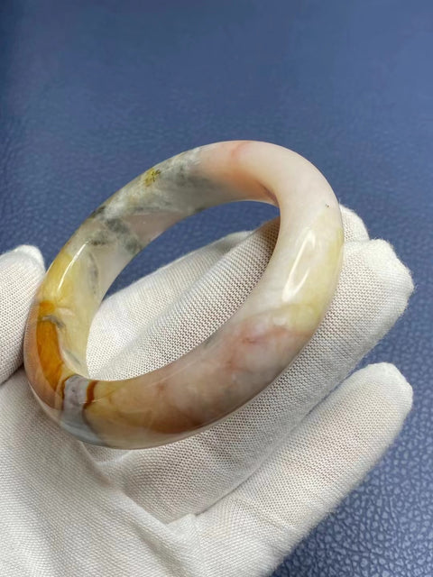 Gelang Gelang Giok Giok Bunga Cui Giok Alami Ukuran 53-55mm Lebar 14.5mm Giok ini semuanya muncul secara alami dan polanya acak Sudah termasuk pajak pengiriman.