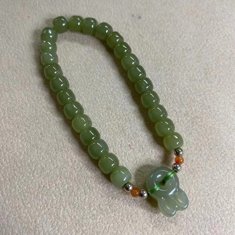 Gelang giok Hetian yang indah Gelang giok yang halus dan hangat Ukuran 6 * 7mm Sudah termasuk pajak pengiriman
