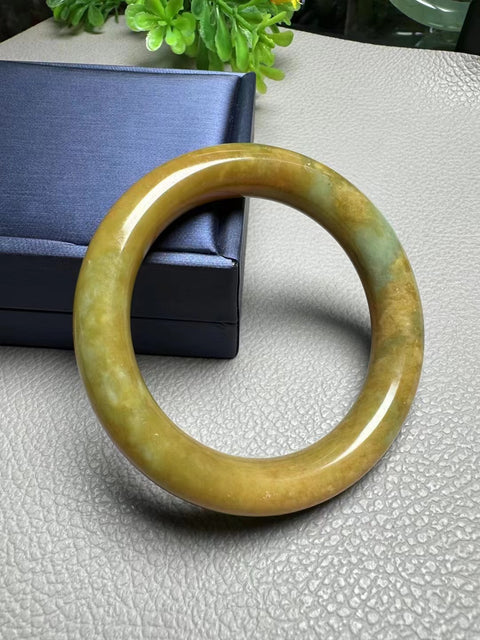Gelang Giok Giok Cui Giok Batu Giok Gelang Giok halus dan hangat Ukuran 53 * 11.3mm Giok terjadi secara alami Pola bunga acak Termasuk pengiriman dan pajak