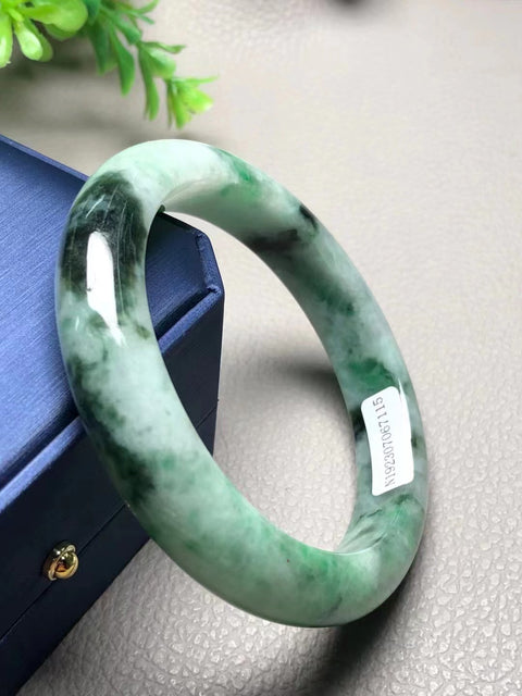 Gelang hijau pedas batu giok alami Giok bersih dan halus Ukuran 60mm Giok adalah batu giok yang terbentuk secara alami Pola acak termasuk pajak pengiriman