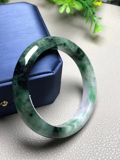 Gelang hijau pedas batu giok alami Giok bersih dan halus Ukuran 59mm Giok adalah batu giok yang terbentuk secara alami Pola acak termasuk pajak pengiriman