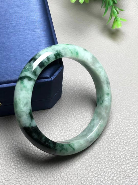 Gelang hijau pedas batu giok alami Giok bersih dan halus Ukuran 59mm Giok adalah batu giok yang terbentuk secara alami Pola acak termasuk pajak pengiriman