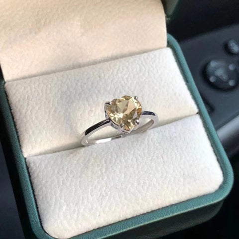 Cincin Jantung Citrine Ukuran 8mm dari 925 Perak Sudah termasuk pajak pengiriman.