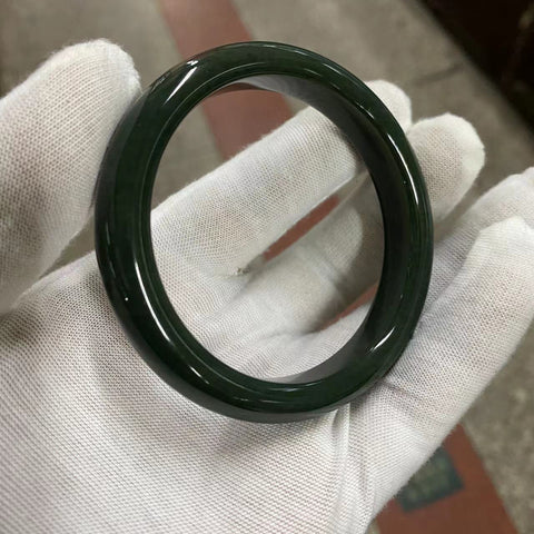 Gelang giok Hetian yang sangat indah, gelang belakang loach, kaliber 54 hingga 64mm, giok halus Giok ini memiliki pola yang muncul secara alami dan acak Termasuk pajak pengiriman