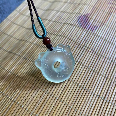 Liontin Es Giok Cui Alami Ukuran 25 * 24.6mm Sudah termasuk pajak pengiriman.