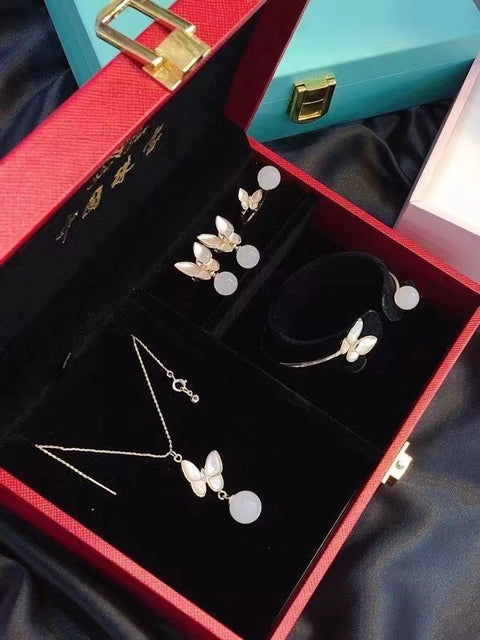 Hetian Jade Set Kalung Kupu-kupu Kerang + Cincin + Anting + Gelang Kekacauan Indah Ukuran 12 12 10 10mm Termasuk Pajak Pengiriman