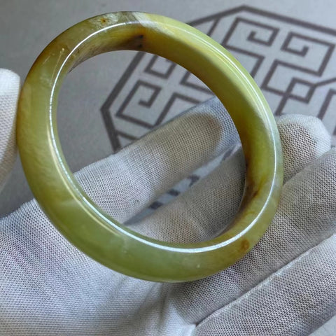 Gelang Giok Bunga Giok Cui Giok Alami Berwarna-warni dan halus Ukuran 59-61mm Lebar sisi 13.5mm Giok terjadi secara alami Pola acak Termasuk pajak pengiriman