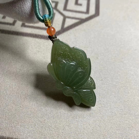 Liontin Kupu-Kupu Giok Hetian Jade Halus Ukuran 42 * 23mm Sudah termasuk pajak pengiriman.