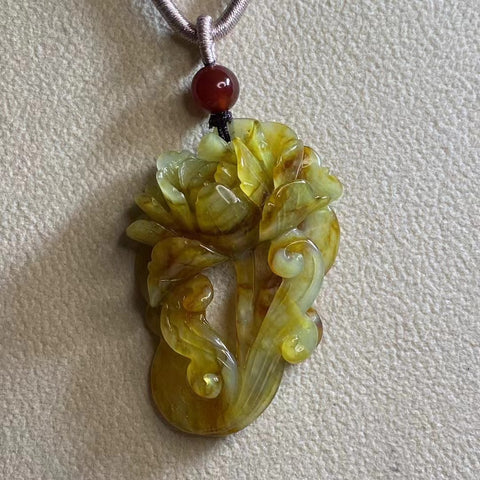 Ukiran Berongga Liontin Liontin Giok Bunga Giok Cui Halus Berongga Ukuran 54 * 36mm Sudah termasuk pajak pengiriman.