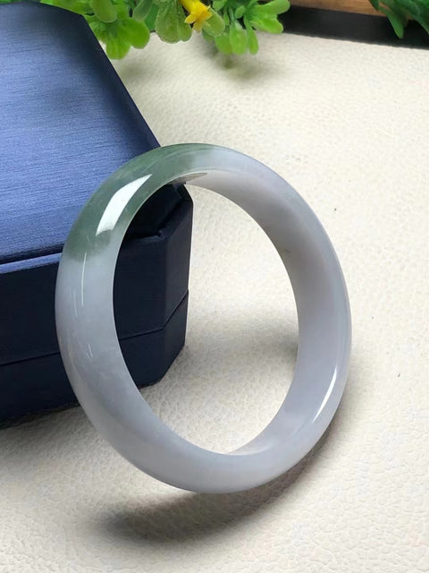Jadeite alami bahan lama bahan lama gelang semi minyak ketan halus Ukuran 57 * 14.6mm Giok adalah pola yang terjadi secara alami secara acak Termasuk pajak pengiriman