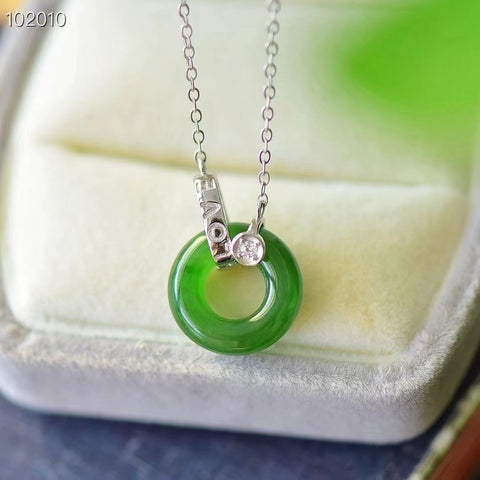 Kalung Gesper Perdamaian Hotan Jasper 925 Perak Rantai One Piece Ukuran 16mm Giok bersih, halus dan hangat Sudah termasuk pajak pengiriman.