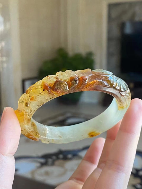 Gelang Ukiran Batu Giok Cui Jade Bunga Giok Ukuran 55mm Giok secara alami memiliki pola yang acak Termasuk ongkos kirim dan pajak