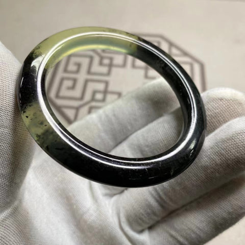 Lukisan Pemandangan Giok Cui Alami Ukuran 50-52mm Giok ini terbentuk secara alami dan polanya acak Sudah termasuk pajak pengiriman.