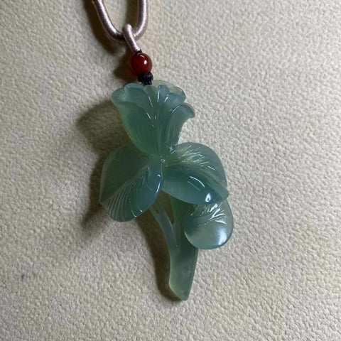 Bunga Giok Giok Cui Alami Liontin Giok Mawar Ukuran 58 * 34.1mm Sudah Termasuk Pajak Pengiriman