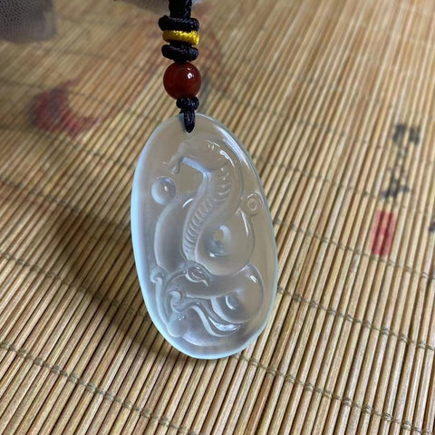 Liontin Es Transparan Ukuran 42 * 24mm Sudah termasuk pajak pengiriman.