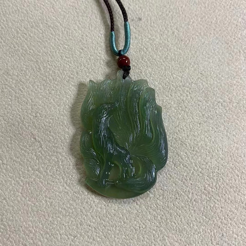 Liontin Rubah Ekor Sembilan Giok Cui Giok Alami Ukuran 48,6 * 32,5 mm Sudah termasuk pajak pengiriman.