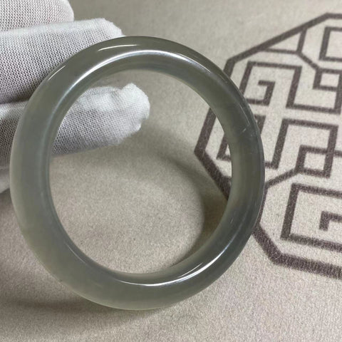 Gelang Gradien Es Batu Giok Abu-abu Cui Giok Alami, kaliber agar sesuai dengan cincin 58, 59, 60, lebar 11mm Batu giok muncul secara alami dengan pola acak sudah termasuk pajak pengiriman