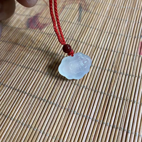 Liontin Kunci Umur Panjang Giok Cui Jade Alami Ukuran Penuh dan bulat 19 * 15mm Pajak pengiriman sudah termasuk Barang