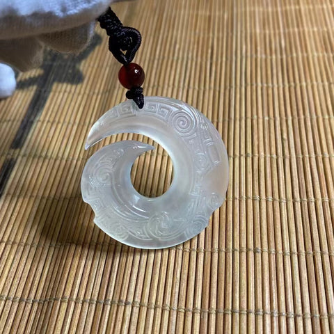 Liontin Es Giok Cui Alami Ukuran 38 * 8mm Sudah termasuk pajak pengiriman.