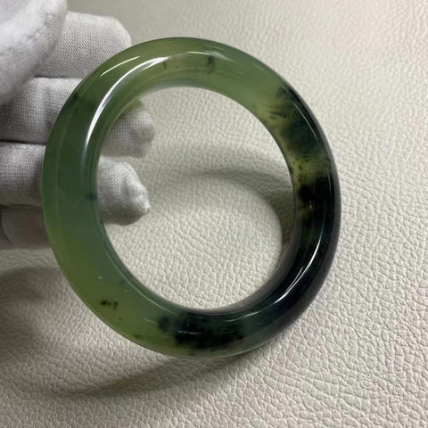 Gelang Tinta Biru Hijau Penuh Giok Cui Giok Alami Ukuran 57-59mm Lebar 13.7mm Giok terbentuk secara alami Pola acak Termasuk ongkos kirim dan pajak.