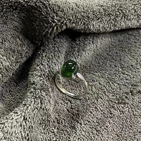 Cincin Giok Alami 925 perak dengan bezel yang dapat disesuaikan Ukuran 8 * 10mm Termasuk pajak pengiriman