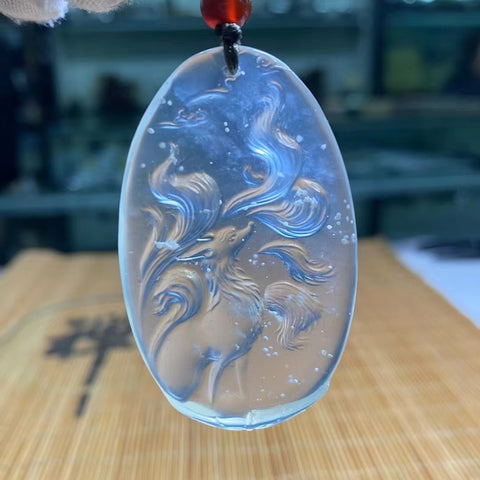 Rubah Giok Cui Alami Melihat Bulan Ukuran 52 * 32mm Termasuk ongkos kirim dan pajak.