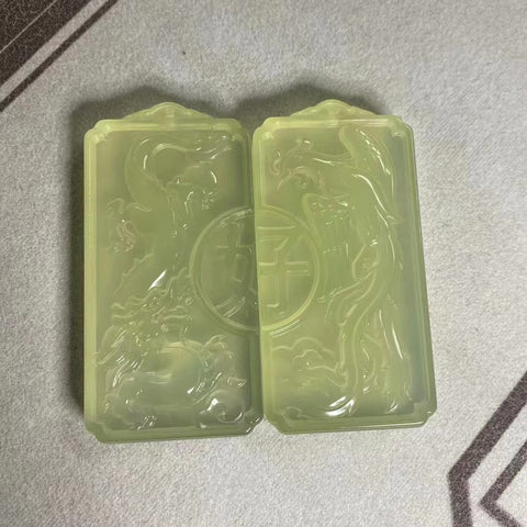 Liontin Sepasang Giok Alami Ukuran 68 * 34mm Sudah termasuk pajak pengiriman.