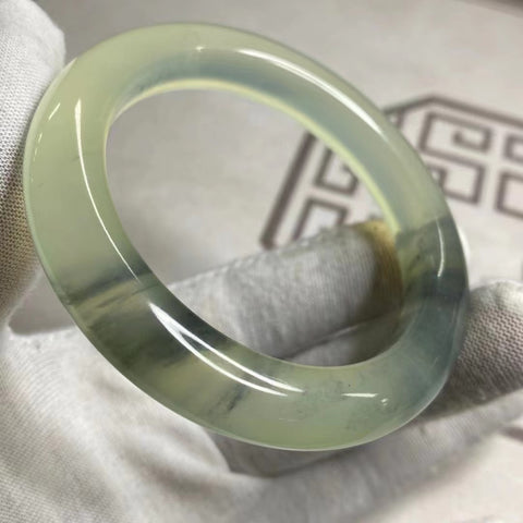 Gelang Tinta Giok Cui Giok Alami Ukuran 54-56mm Lebar Sisi 11.2mm Giok ini terbentuk secara alami dan polanya acak Sudah termasuk pajak pengiriman.