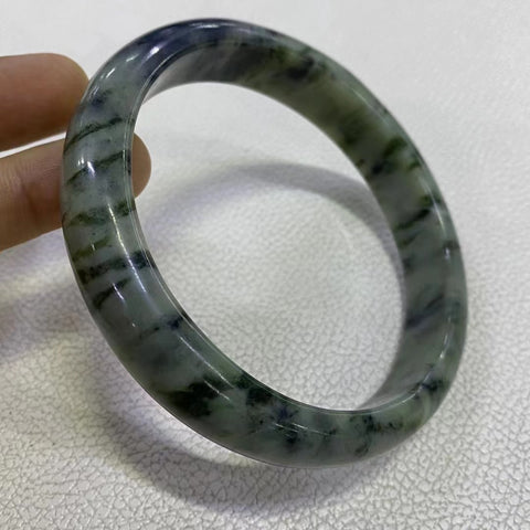 Gelang Giok Cui Alami Ukuran 78-80mm Lebar Sisi 15mm Giok semua terjadi secara alami Pola acak Termasuk pajak pengiriman.