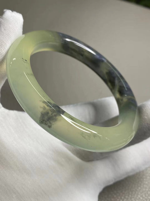 Gelang Tinta Giok Cui Giok Alami Ukuran 59-61mm Lebar Sisi 12.2mm Giok ini terbentuk secara alami dan polanya acak Sudah termasuk pajak pengiriman.