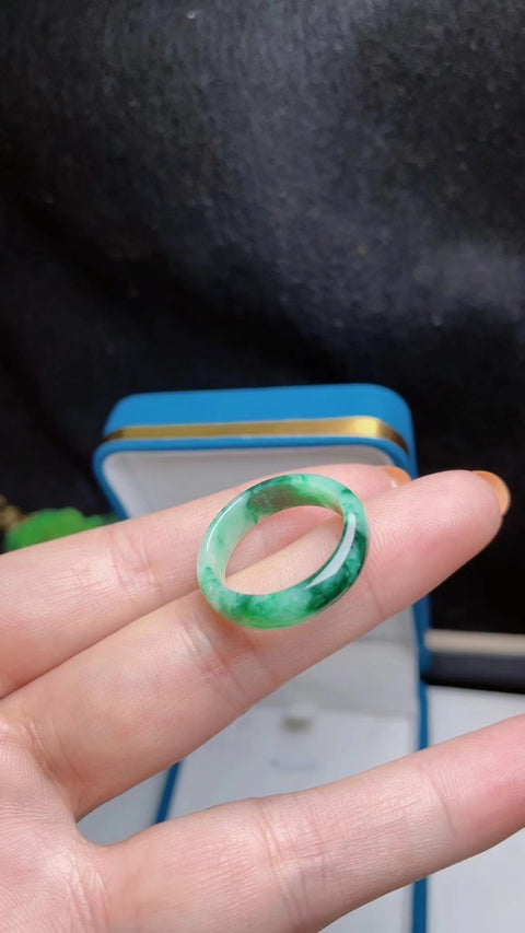 Cincin Batu Giok Alami Bahan Pit Tua Bahan Hangat Hangat Bawah Ukuran Kepala Penuh 1.8 Termasuk Pajak Pengiriman