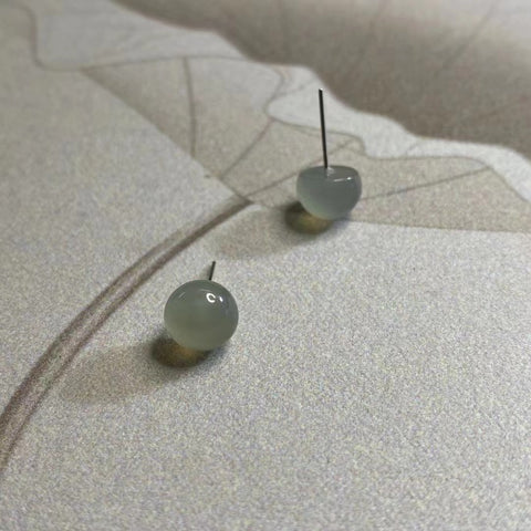 Anting Giok Giok Giok Abu-Abu Alami Ukuran 8.3mm Sudah termasuk pajak pengiriman.