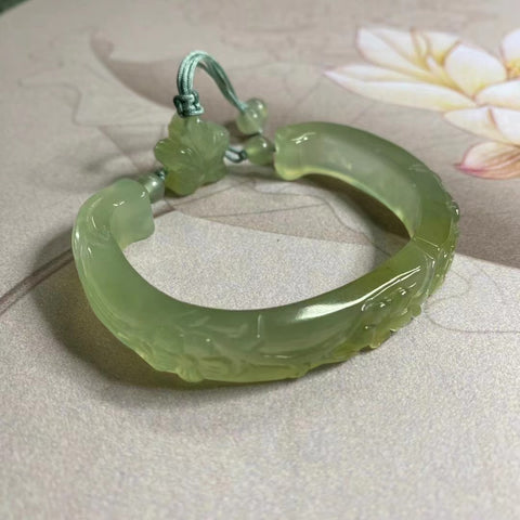 Gelang Giok Cui Giok Alami Ukuran 54-56mm Lebar 10.3mm Giok terjadi secara alami Pola acak termasuk pajak pengiriman