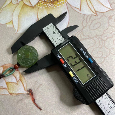 Liontin Giok Alami Halus, "Terbang Tengda Kuning", Ikan Berubah Menjadi Naga, Gesper Damai, Cocok Dipakai Siapa Saja, Ukuran: 23mm Sudah termasuk pajak pengiriman.