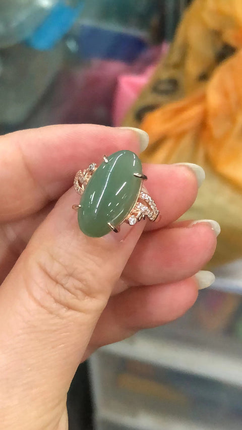Cincin Hotan Jade Jasper Pink Green yang terbuat dari perak 925, dengan bukaan yang longgar, batu gioknya halus dan hangat, tanpa struktur yang dapat dilihat dengan mata telanjang (Ukuran: 18 x 9㎜, sudah termasuk ongkos kirim dan pajak).
