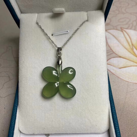 Liontin Semanggi Hijau Cui Jade Alami Ukuran 19 * 23mm Ditetapkan dalam 925 Perak Termasuk ongkos kirim dan pajak.