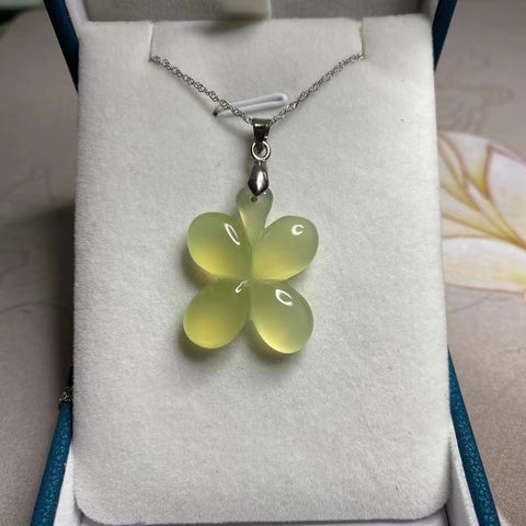 Liontin Semanggi Hijau Cui Jade Alami Ukuran 19 * 23mm Ditetapkan dalam 925 Perak Termasuk ongkos kirim dan pajak.