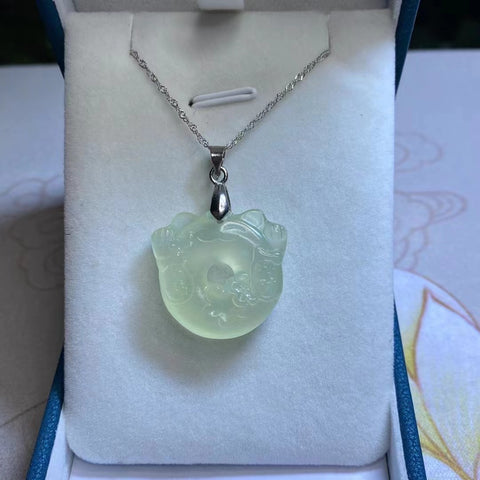 Liontin Kucing Keberuntungan Trah Giok Cui Jade Alami yang terbuat dari perak 925 Ukuran 25 * 24,6 mm Sudah termasuk ongkos kirim dan pajak.