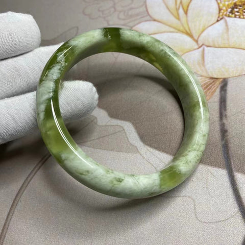 Gelang Gelang Milkcap Titi Giok Hijau Cui Giok Alami Ukuran 62-64mm Lebar 12.5mm Giok terjadi secara alami Pola acak Sudah termasuk pajak pengiriman.