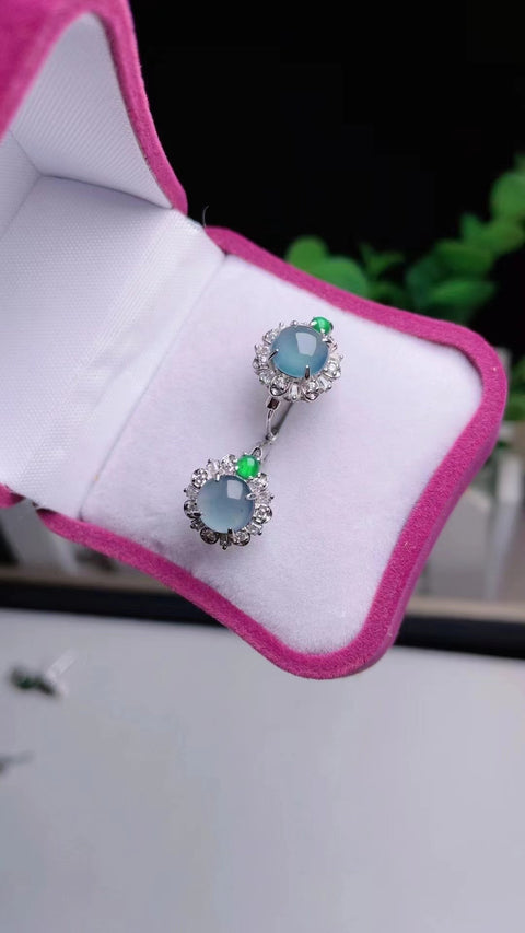 Anting-anting Jadeite Alami Bahan Batu Giok Pit Tua Batu giok yang halus dan hangat dengan pengaturan perak 925 Ukuran 0,7 Sudah termasuk pajak pengiriman