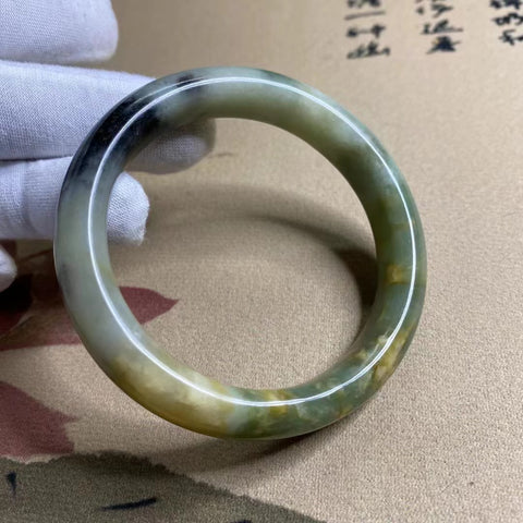 Gelang Giok Batu Giok Bunga Cui Giok Alami Ukuran 54-56,mm Lebar 12.9mm Batu giok terbentuk secara alami dan polanya acak Sudah termasuk pajak pengiriman.