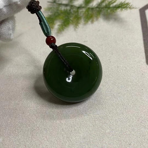 Liontin Damai Hijau Giok Cui Giok Alami Ukuran 30 * 10.8mm Sudah termasuk pajak pengiriman.