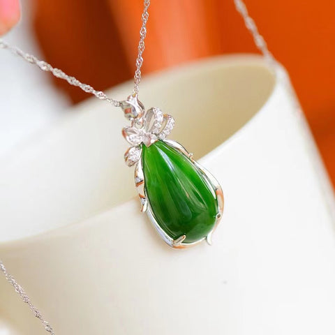 Set Kalung Giok Giok Hetian Jade Alami dari 925 Perak Giok halus dan hangat Gaya asli dan apik sudah termasuk pajak pengiriman